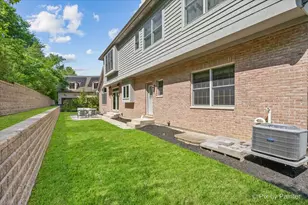 320 N Waynes Ct, Palatine, IL 60067 - Photo 59
