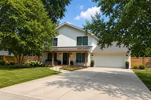 707 W Woodland Rd, Lake Bluff, IL 60044 - Photo 1