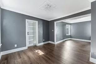 1914 Foster St, Evanston, IL 60201 - Photo 5