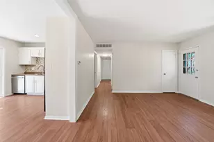 1151 Leawood Dr, Elgin, IL 60120 - Photo 5