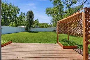 1151 Leawood Dr, Elgin, IL 60120 - Photo 17