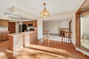 11103 Regency Dr, Westchester, IL 60154 - Photo 9