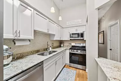 2239 N Magnolia Avenue #2, Chicago, IL 60614 - Photo 9