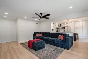 809 Brook Ct, Glen Ellyn, IL 60137 - Photo 9