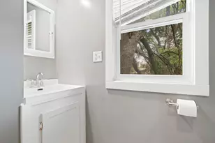 409 Linden Ave, Joliet, IL 60433 - Photo 11