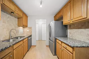 1405 E Central Rd, Arlington Heights, IL 60005 - Photo 11
