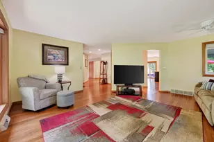 10293 E Hickory Ridge Dr, Rochelle, IL 61068 - Photo 15