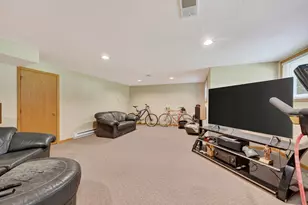 10293 E Hickory Ridge Dr, Rochelle, IL 61068 - Photo 31