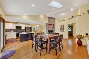 10293 E Hickory Ridge Dr, Rochelle, IL 61068 - Photo 11