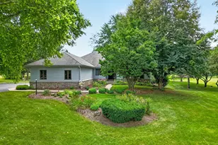 10293 E Hickory Ridge Dr, Rochelle, IL 61068 - Photo 3