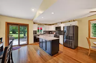 10293 E Hickory Ridge Dr, Rochelle, IL 61068 - Photo 7