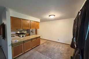 266 Greensboro Ct, Elk Grove Village, IL 60007 - Photo 9