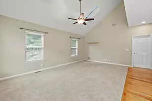 2346 Woodside Ct, Carpentersville, IL 60110 - Photo 13