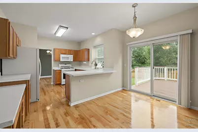 [Address not provided], Carpentersville, IL 60110 - Photo 11