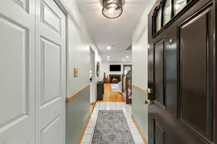 1025 Loughborough Ct, Wheaton, IL 60189 - Photo 3