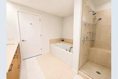240 E Illinois Street #2706, Chicago, IL 60611 - Photo 17