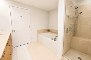 240 E Illinois St, Chicago, IL 60611 - Photo 17