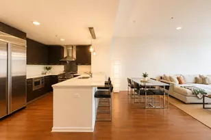 240 E Illinois St, Chicago, IL 60611 - Photo 5