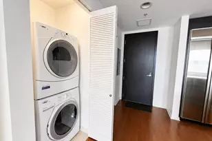 240 E Illinois St, Chicago, IL 60611 - Photo 7