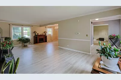 6104 Westgate Court, Woodridge, IL 60517 - Photo 5