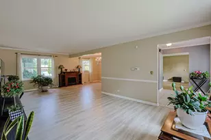 6104 Westgate Ct, Woodridge, IL 60517 - Photo 5