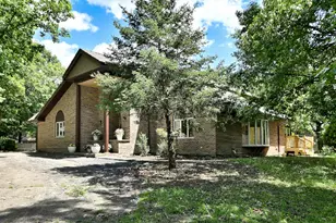 8951 W 99th St, Palos Hills, IL 60465 - Photo 3