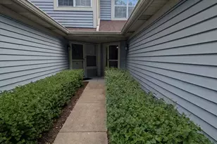1054 Rockport Dr, Carol Stream, IL 60188 - Photo 3