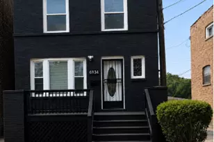 6934 S Eberhart Ave, Chicago, IL 60637 - Photo 1
