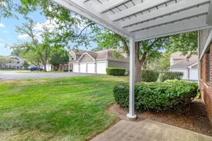 234 Deerpath Ct, Schaumburg, IL 60193 - Photo 5