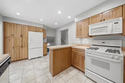 368 Sycamore Drive, Naperville, IL 60540 - Photo 7