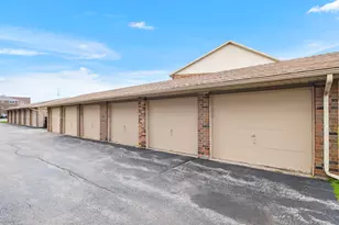 8124 169th St, Tinley Park, IL 60477 - Photo 17