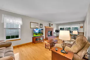 2304 Tremont Ave, Aurora, IL 60502 - Photo 3