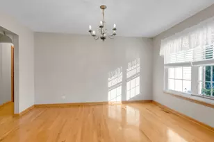 2304 Tremont Ave, Aurora, IL 60502 - Photo 11