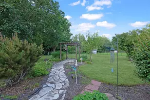 2304 Tremont Ave, Aurora, IL 60502 - Photo 21