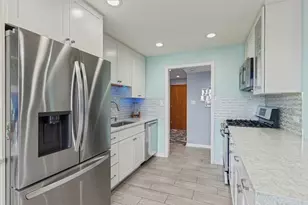 4757 Howard St, Skokie, IL 60076 - Photo 7