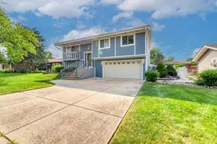 260 Cunningham Ln, Bloomingdale, IL 60108 - Photo 3