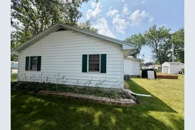 1404 Rolling Green Drive, Mendota, IL 61342 - Photo 17