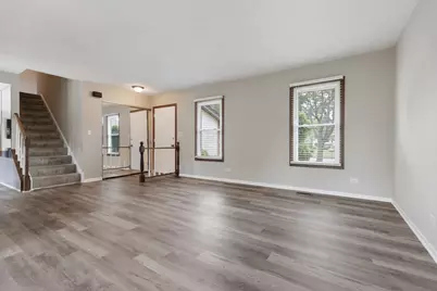 1842 Hawk Lane, Elk Grove Village, IL 60007 - Photo 3