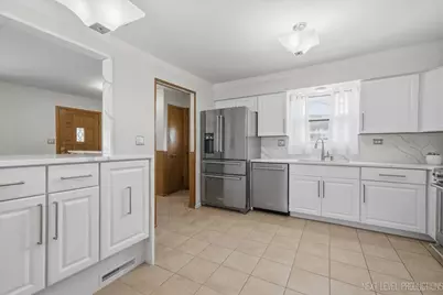 754 N Michigan Street, Elmhurst, IL 60126 - Photo 11