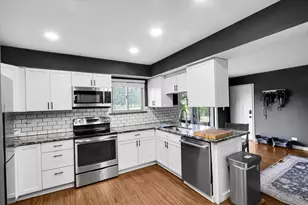 [Address not provided], Gurnee, IL 60031 - Photo 11