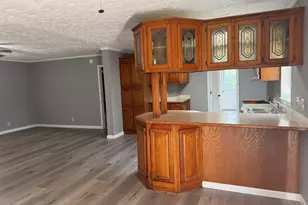 527 W 6th St, Centralia, IL 62801 - Photo 7