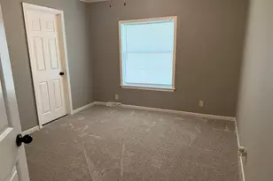 527 W 6th St, Centralia, IL 62801 - Photo 15