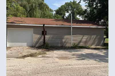 527 W 6th Street, Centralia, IL 62801 - Photo 5