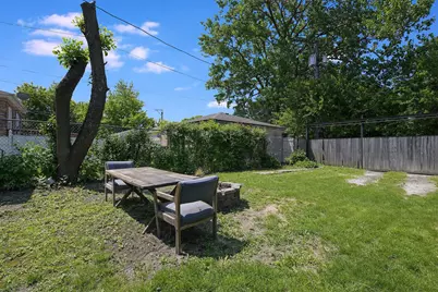 946 N Homan Avenue, Chicago, IL 60651 - Photo 17