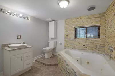 946 N Homan Avenue, Chicago, IL 60651 - Photo 11