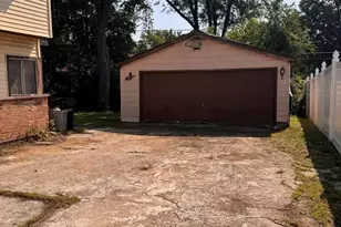 311 Windsor St, Park Forest, IL 60466 - Photo 9
