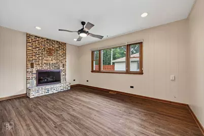 9457 Lawler Avenue, Skokie, IL 60077 - Photo 11