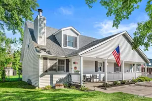 386 S Front St, Braidwood, IL 60408 - Photo 1