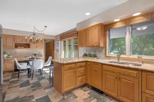 1116 Laurie Ln, Burr Ridge, IL 60527 - Photo 15