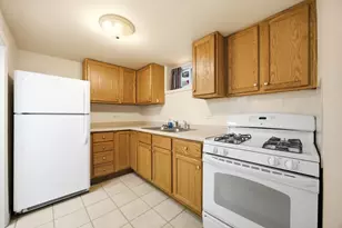 616 S Jefferson St, Woodstock, IL 60098 - Photo 3